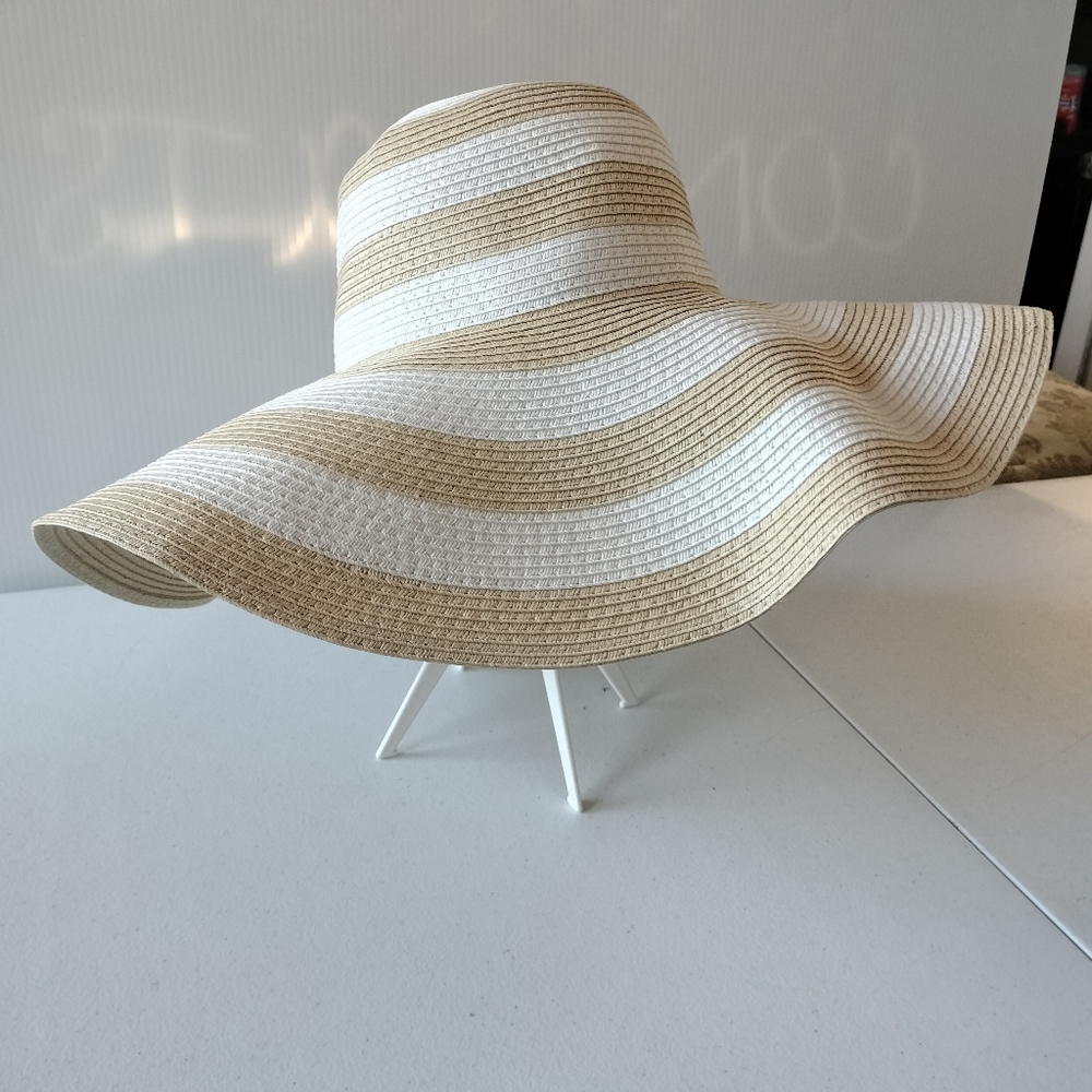 Shade & Shore straw floppy hat beach travel vacation Cruise white tan Beige